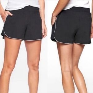 Athleta Brooklyn Luxe Workout Running Athletic Shorts Sz 12 Black/White